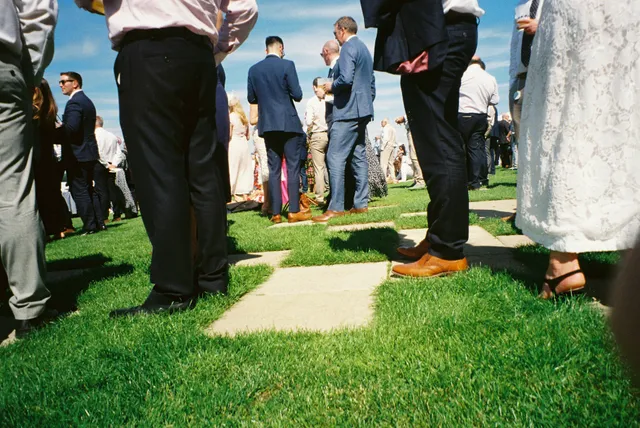 Alt image